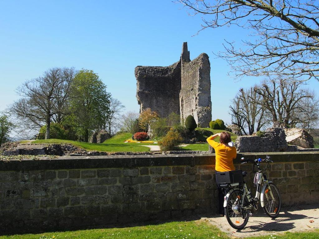 La Maison Sur Les Remparts Domfront  Zewnętrze zdjęcie